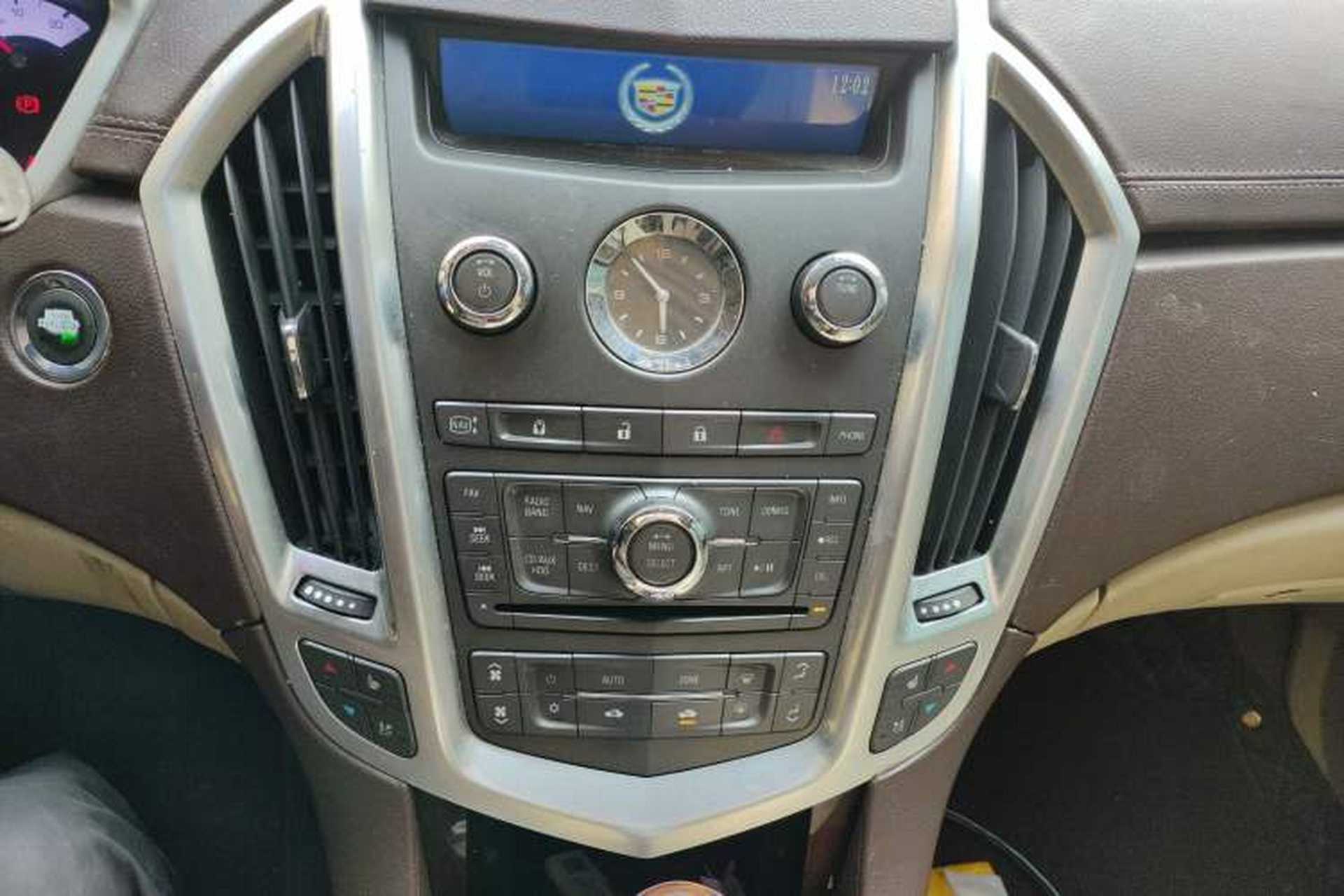 Used Cadillac SRX 2010 3.0L Flagship Edition Audio And AC Panel