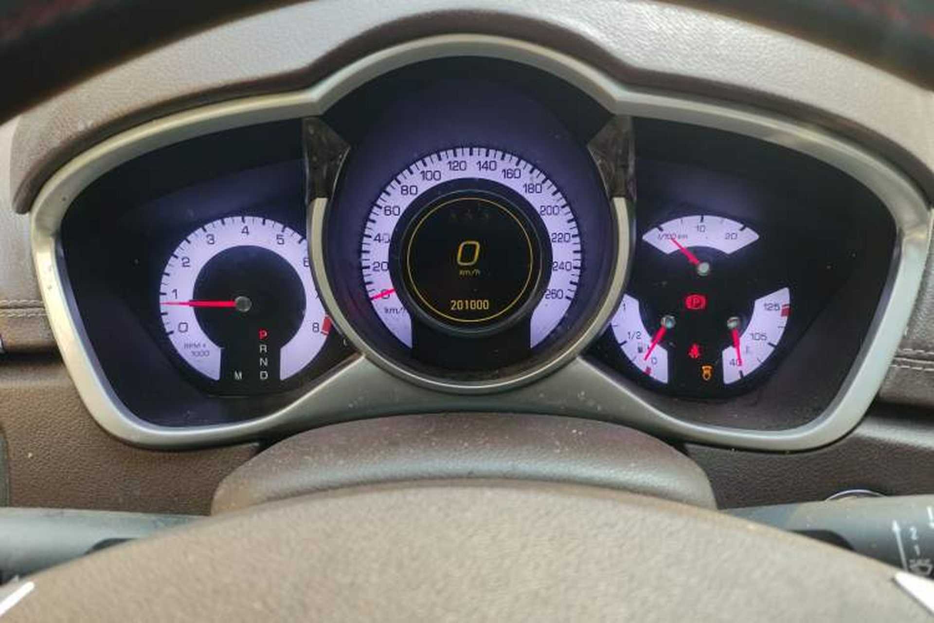 Used Cadillac SRX 2010 3.0L Flagship Edition Odometer Close Up