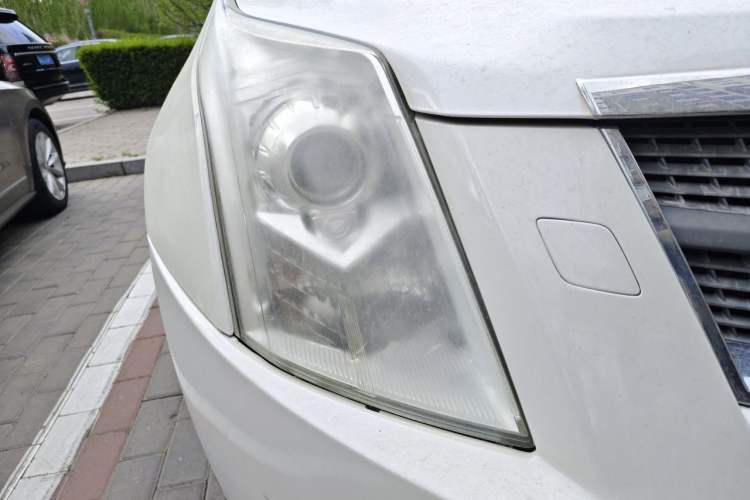 Used Cadillac SRX 2010 3.0L Flagship Edition Right Front Headlight
