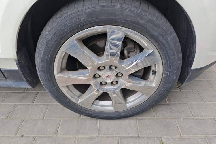 Used Cadillac SRX 2010 3.0L Flagship Edition Right Front Wheel Hub