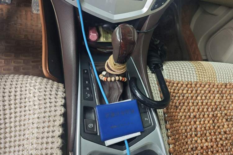 Used Cadillac SRX 2010 3.0L Flagship Edition Gear Lever