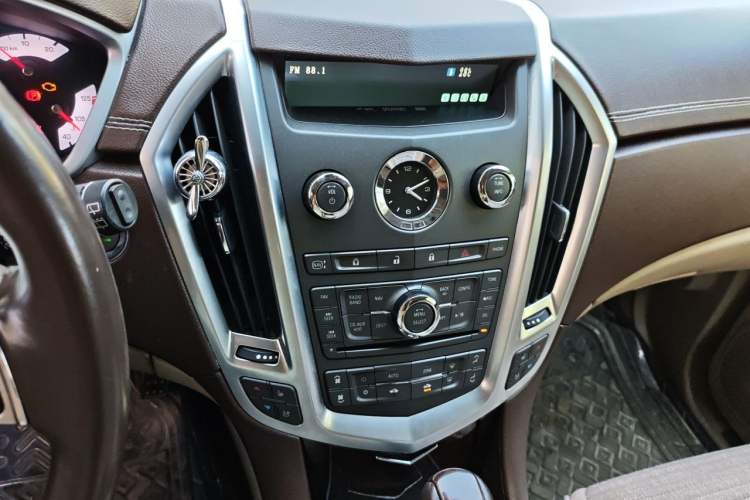 Used Cadillac SRX 2011 3.0L Flagship Edition Audio And AC Panel