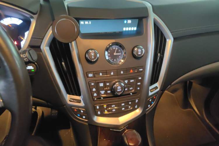 Used Cadillac SRX 2011 3.0L Luxury Model Audio And AC Panel