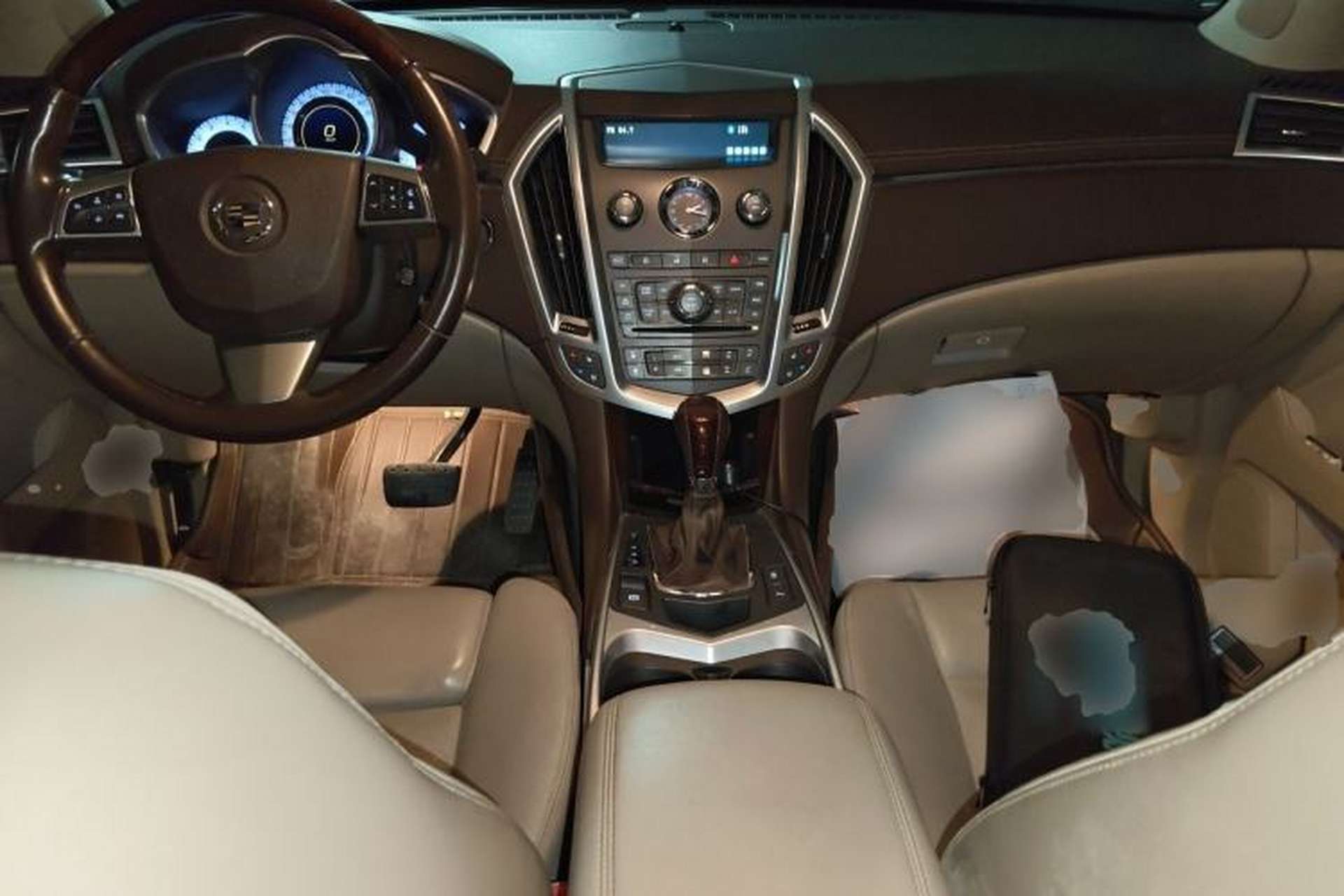 Used Cadillac SRX 2011 3.0L Flagship Edition Center Console