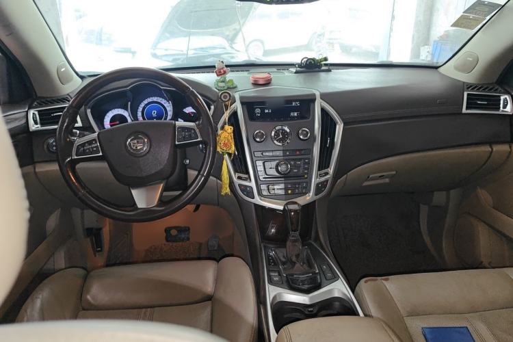 Used Cadillac SRX 2011 3.0L Luxury Model Center Console