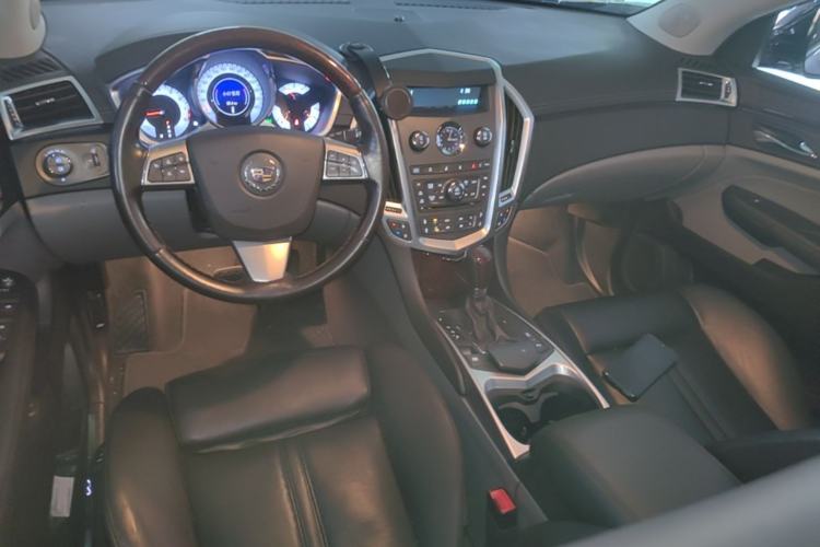 Used Cadillac SRX 2011 3.0L Luxury Model Center Console