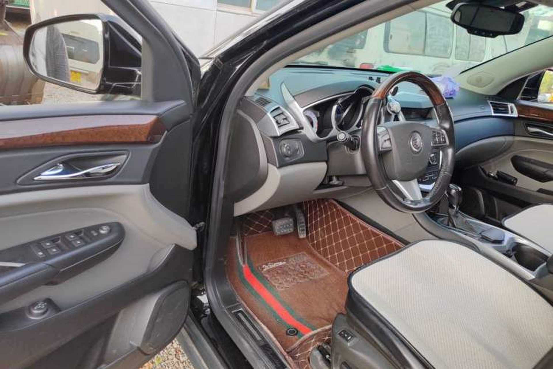 Used Cadillac SRX 2011 3.0L Flagship Edition Driver Seat