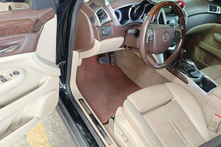 Used Cadillac SRX 2011 3.0L Luxury Model Driver Seat
