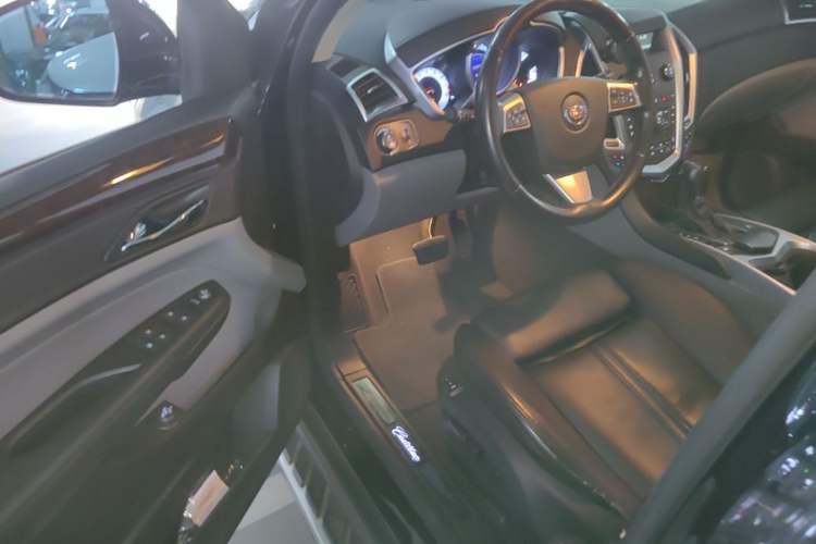 Used Cadillac SRX 2011 3.0L Luxury Model Driver Seat