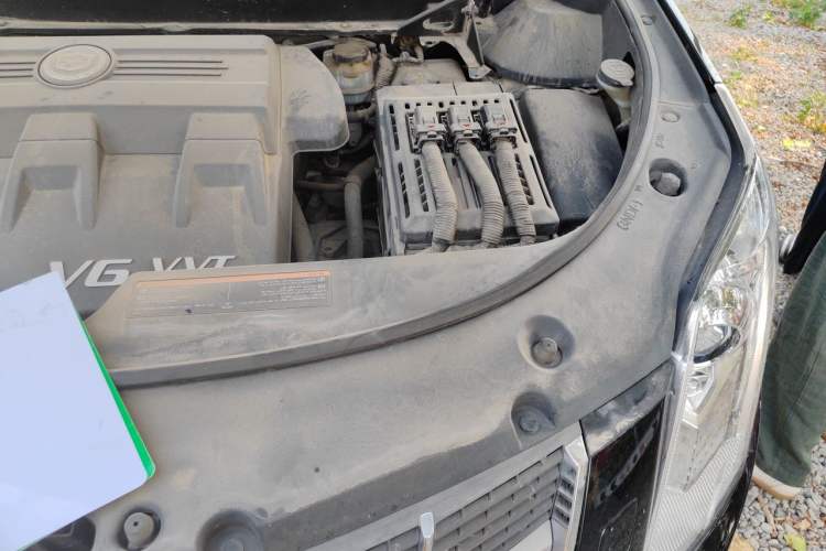 Used Cadillac SRX 2011 3.0L Flagship Edition Engine Bay Left
