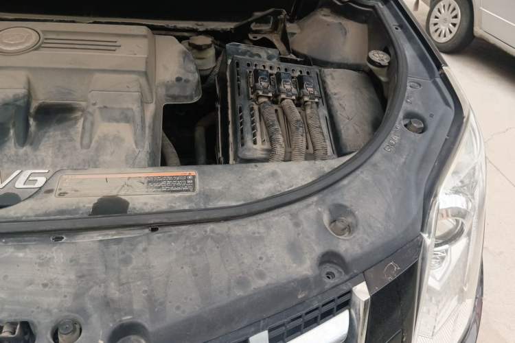 Used Cadillac SRX 2011 3.0L Flagship Edition Engine Bay Left