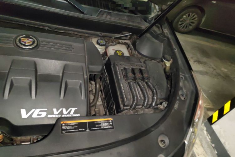 Used Cadillac SRX 2011 3.0L Flagship Edition Engine Bay Left