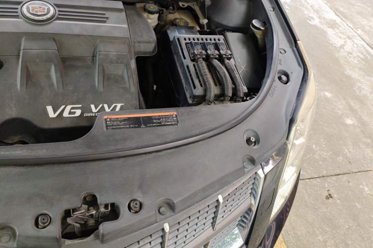 Used Cadillac SRX 2011 3.0L Luxury Model Engine Bay Left