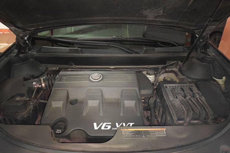 Used Cadillac SRX 2011 3.0L Luxury Model Engine Bay
