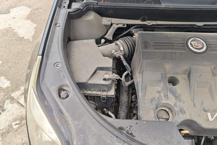 Used Cadillac SRX 2011 3.0L Luxury Model Engine Bay Right
