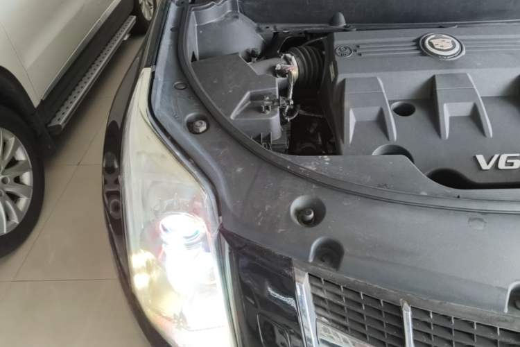 Used Cadillac SRX 2011 3.0L Luxury Model Engine Bay Right