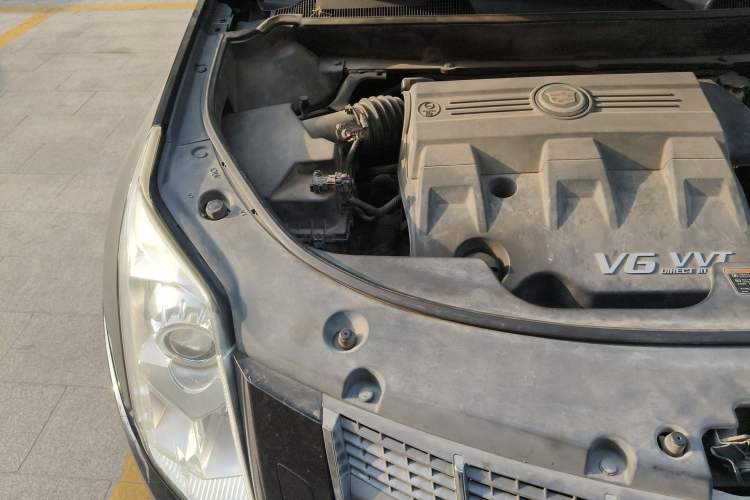 Used Cadillac SRX 2011 3.0L Luxury Model Engine Bay Right