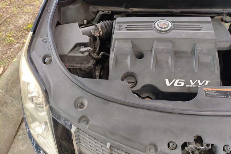 Used Cadillac SRX 2011 3.0L Luxury Model Engine Bay Right