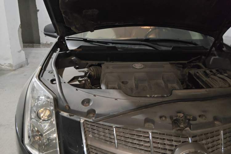 Used Cadillac SRX 2011 3.0L Flagship Edition Engine Bay Right