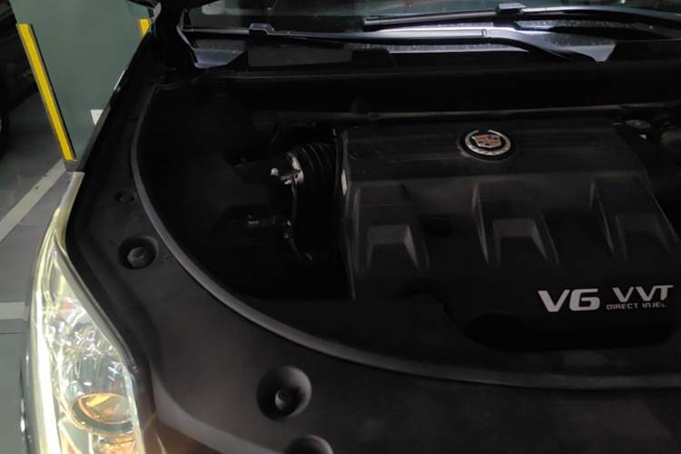 Used Cadillac SRX 2011 3.0L Luxury Model Engine Bay Right