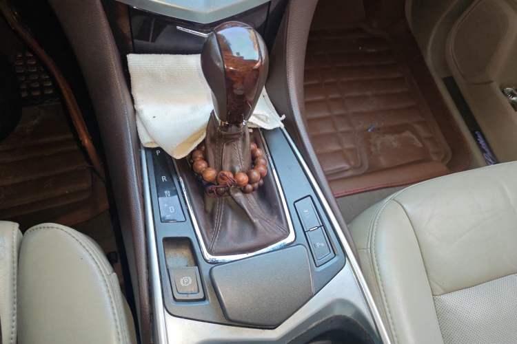 Used Cadillac SRX 2011 3.0L Flagship Edition Gear Lever