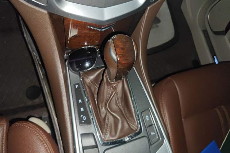Used Cadillac SRX 2011 3.0L Luxury Model Gear Lever