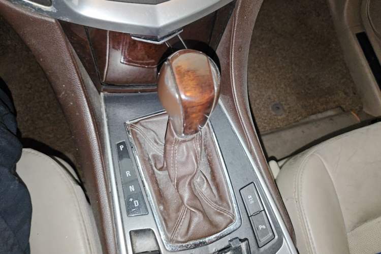 Used Cadillac SRX 2011 3.0L Luxury Model Gear Lever