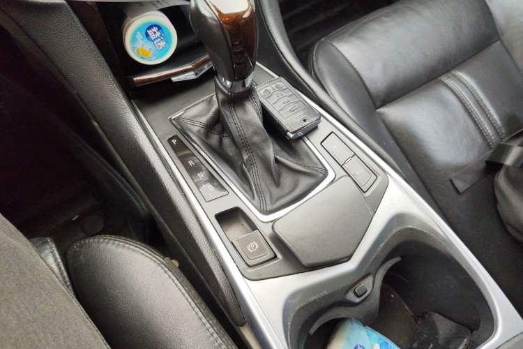 Used Cadillac SRX 2011 3.0L Flagship Edition Gear Lever