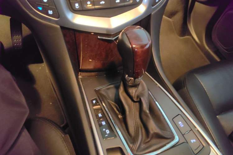 Used Cadillac SRX 2011 3.0L Luxury Model Gear Lever
