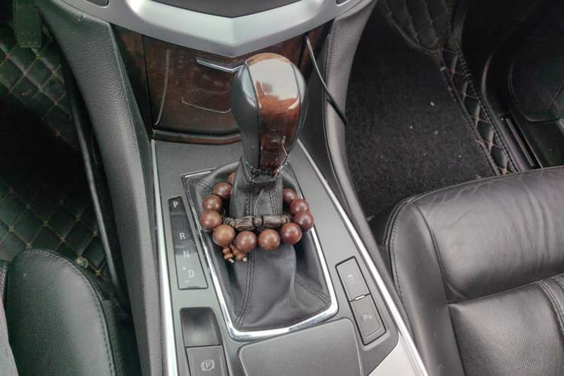 Used Cadillac SRX 2011 3.0L Flagship Edition Gear Lever