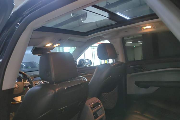 Used Cadillac SRX 2011 3.0L Luxury Model Headliner
