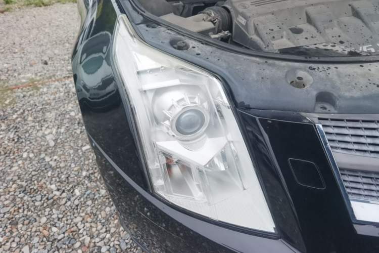 Used Cadillac SRX 2011 3.0L Luxury Model Right Front Headlight