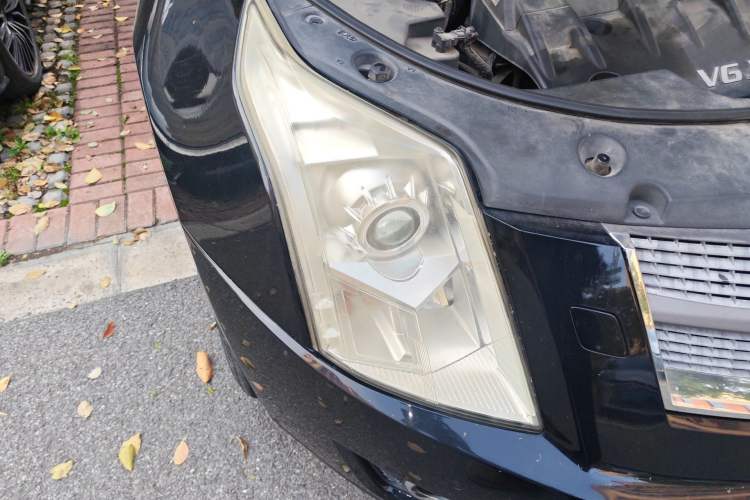 Used Cadillac SRX 2011 3.0L Flagship Edition Right Front Headlight