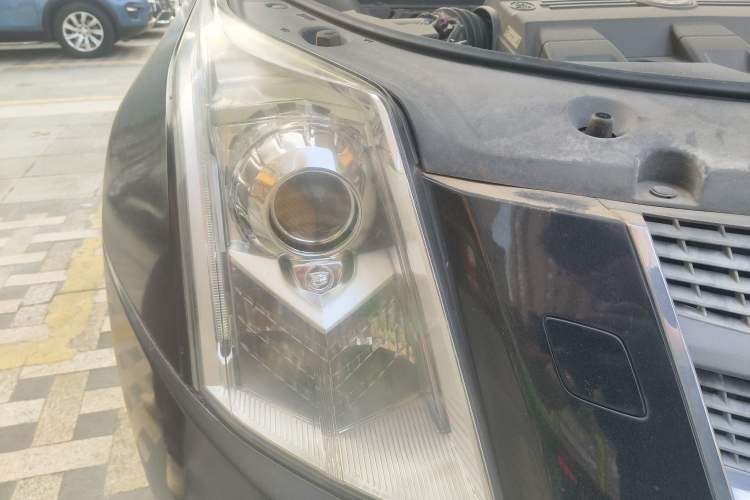 Used Cadillac SRX 2011 3.0L Flagship Edition Right Front Headlight