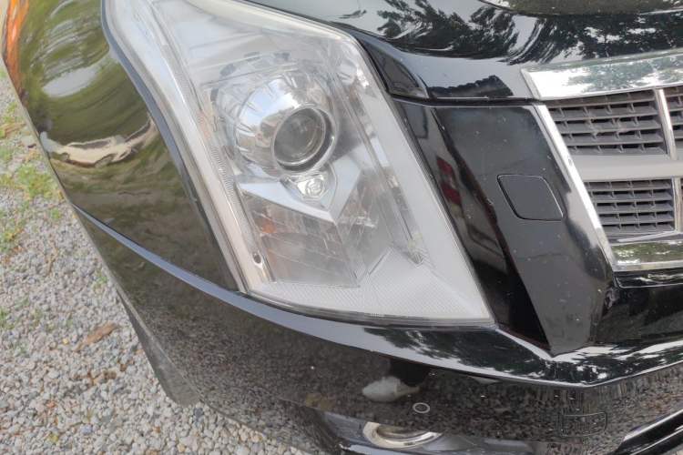 Used Cadillac SRX 2011 3.0L Flagship Edition Right Front Headlight
