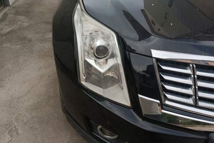 Used Cadillac SRX 2011 3.0L Flagship Edition Right Front Headlight