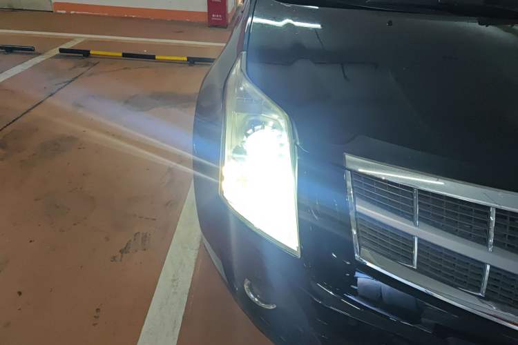 Used Cadillac SRX 2011 3.0L Luxury Model Right Front Headlight