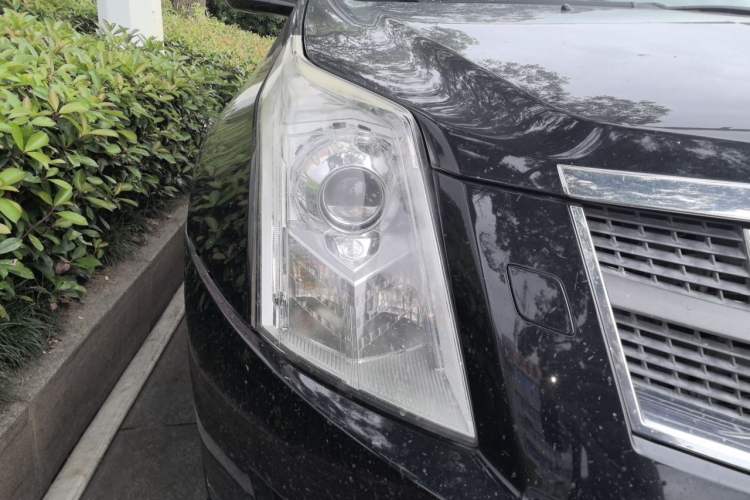 Used Cadillac SRX 2011 3.0L Flagship Edition Right Front Headlight