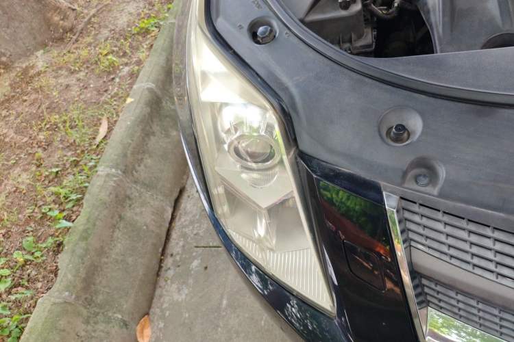 Used Cadillac SRX 2011 3.0L Luxury Model Right Front Headlight
