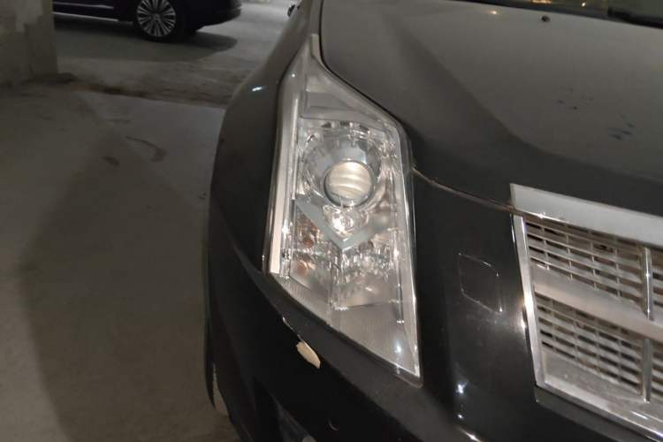 Used Cadillac SRX 2011 3.0L Flagship Edition Right Front Headlight