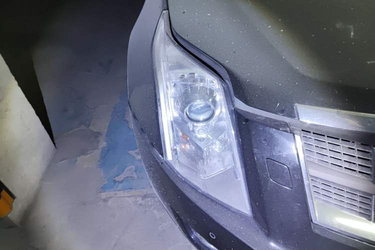 Used Cadillac SRX 2011 3.0L Flagship Edition Right Front Headlight