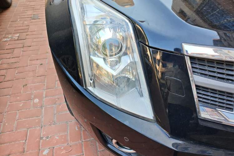 Used Cadillac SRX 2011 3.0L Flagship Edition Right Front Headlight