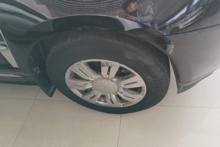 Used Cadillac SRX 2011 3.0L Luxury Model Right Front Wheel Hub