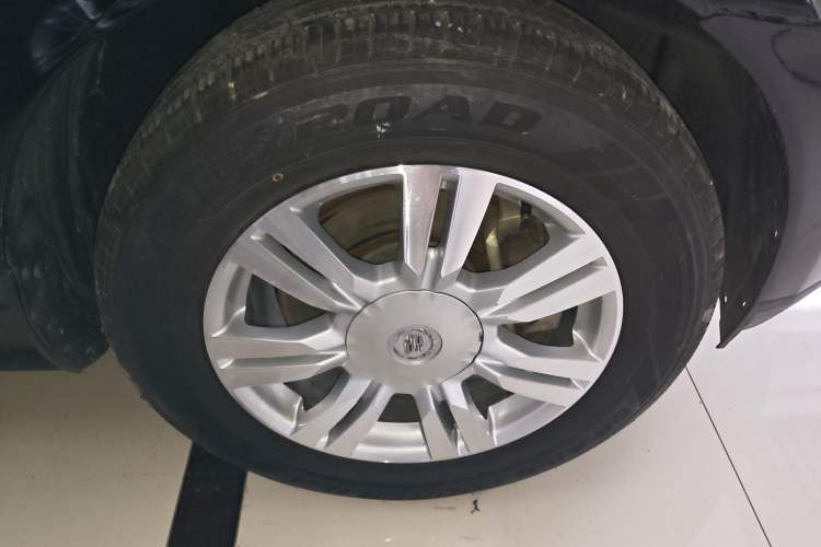 Used Cadillac SRX 2011 3.0L Flagship Edition Right Front Wheel Hub