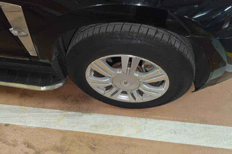 Used Cadillac SRX 2011 3.0L Luxury Model Right Front Wheel Hub