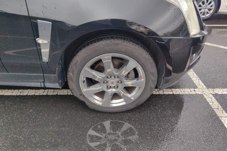 Used Cadillac SRX 2011 3.0L Flagship Edition Right Front Wheel Hub