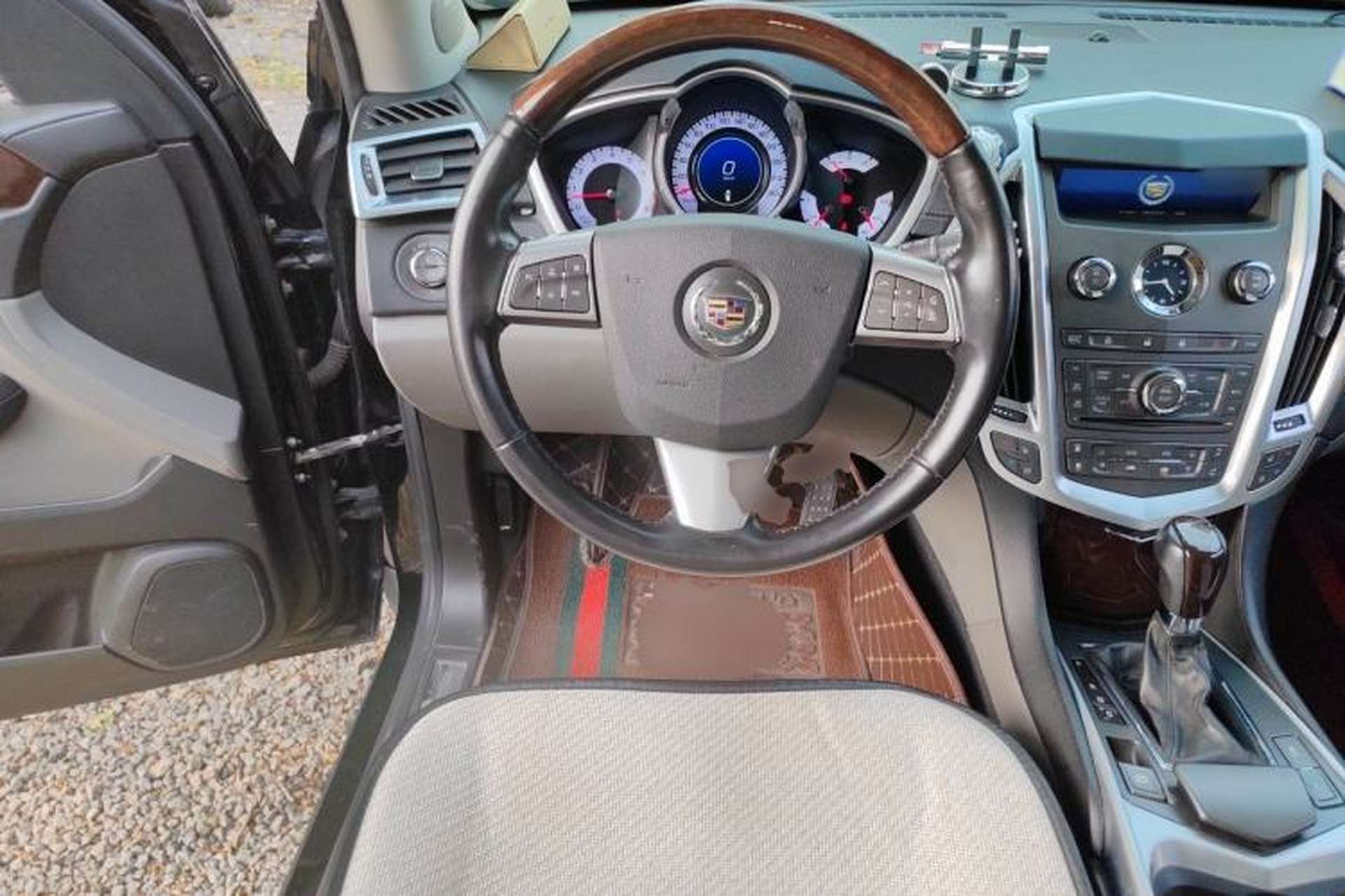 Used Cadillac SRX 2011 3.0L Flagship Edition Steering Wheel