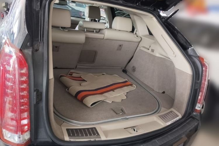 Used Cadillac SRX 2011 3.0L Luxury Model Trunk