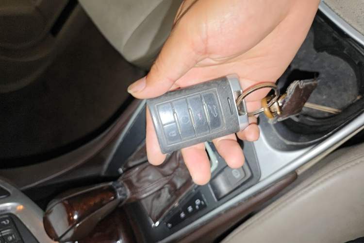 Used Cadillac SRX 2011 3.0L Luxury Model Vehicle Key