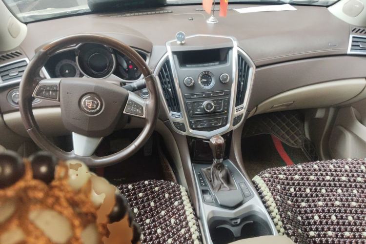Used Cadillac SRX 2011 3.0L Luxury Model Center Console